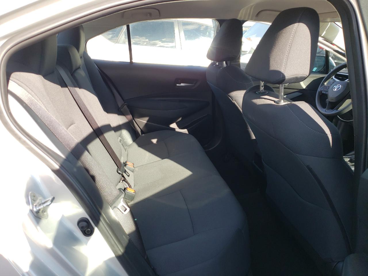 Photo 6 from auction – 2020 TOYOTA COROLLA LE with VIN 5YFEPRAE4LP104386