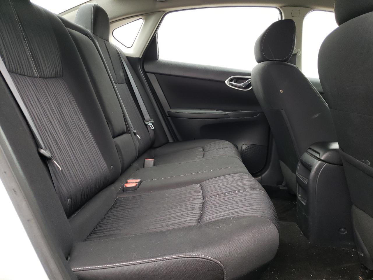 Photo 6 from auction – 2017 NISSAN SENTRA S with VIN 3N1AB7AP4HY354045