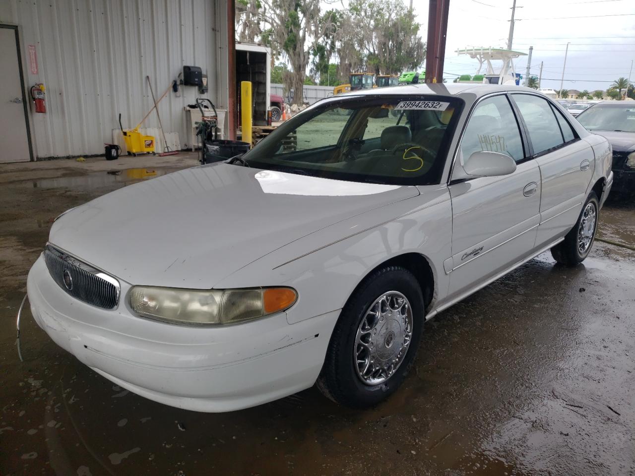 Photo 2 from auction – 2000 BUICK CENTURY LI with VIN 2G4WY55J4Y1303893