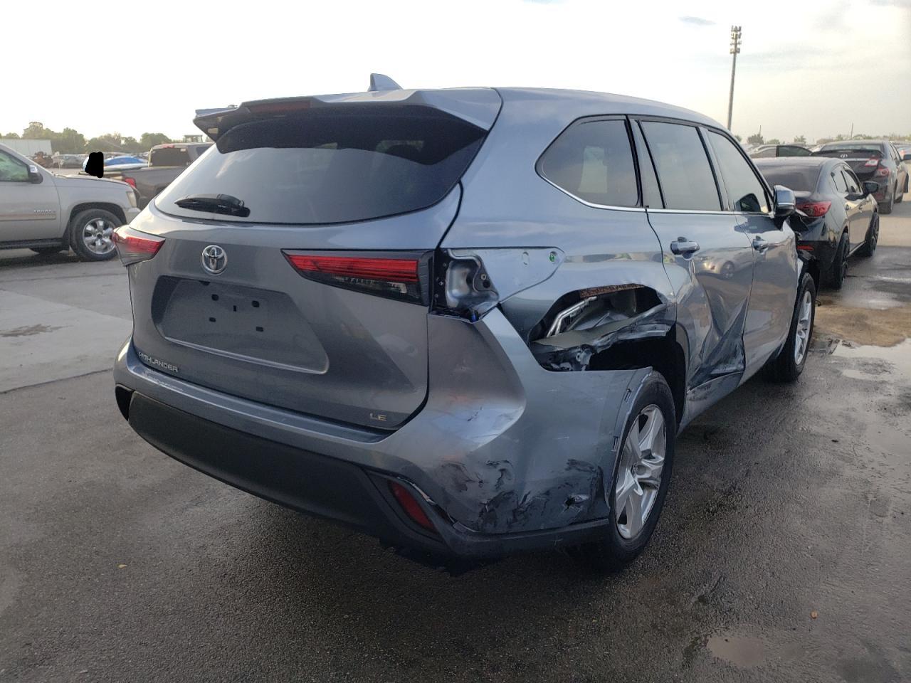 Photo 4 from auction – 2021 TOYOTA HIGHLANDER with VIN 5TDZZRAH6MS043587