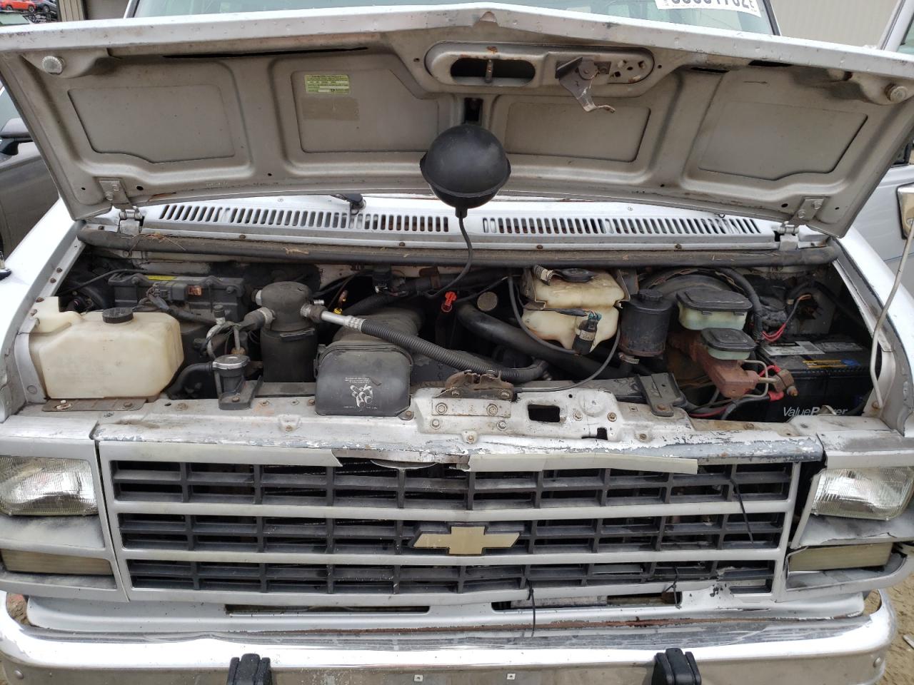 Photo 7 from auction – 1994 CHEVROLET G20 with VIN 1GNEG25H0RF176799