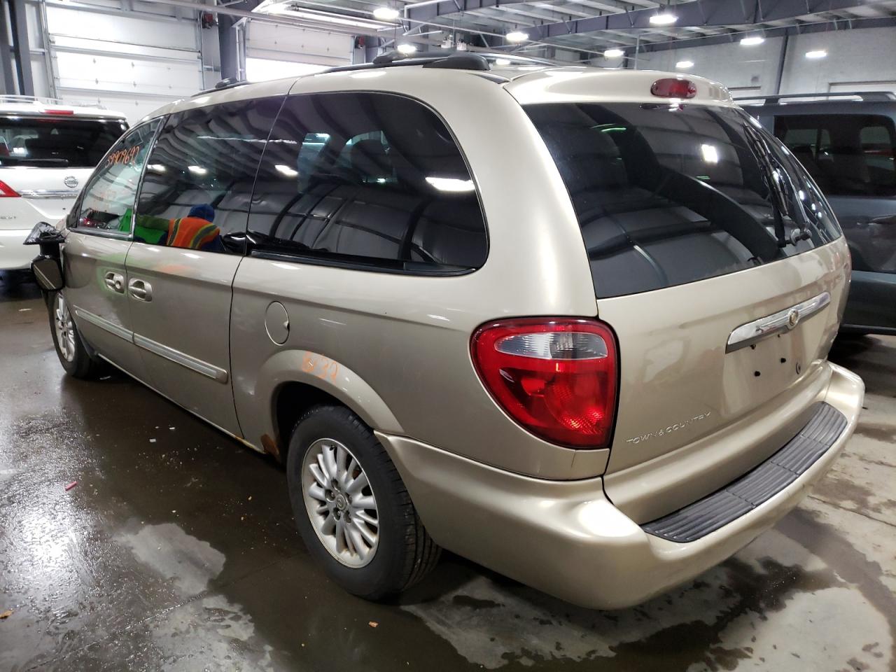 Photo 3 from auction – 2004 CHRYSLER TOWN & COU with VIN 2C4GP54L74R573758