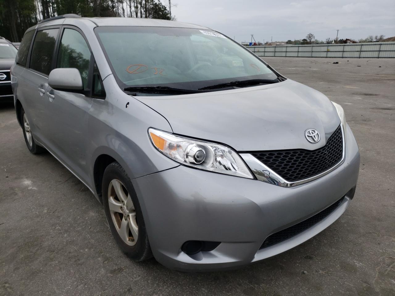 TOYOTA SIENNA LE 2011 with VIN 5TDKK3DC9BS128309 - Photo from auction