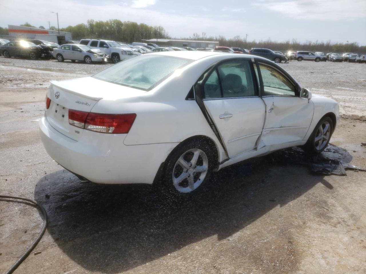 Photo 4 from auction – 2007 HYUNDAI SONATA SE with VIN 5NPEU46F27H206558