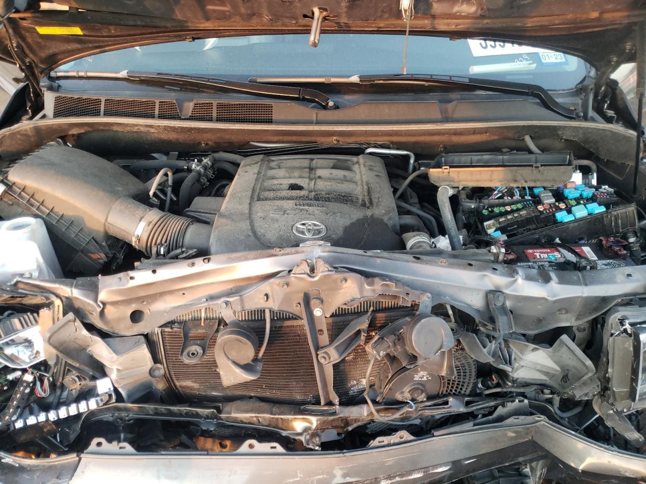 Photo 7 from auction – 2018 TOYOTA SEQUOIA SR with VIN 5TDZY5G18JS070324