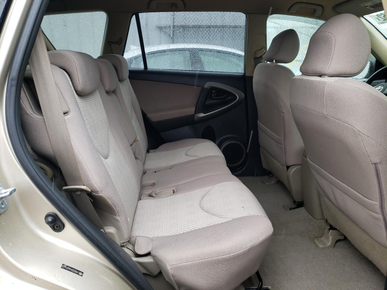 Photo 6 from auction – 2006 TOYOTA RAV4 with VIN JTMZD33V466016633