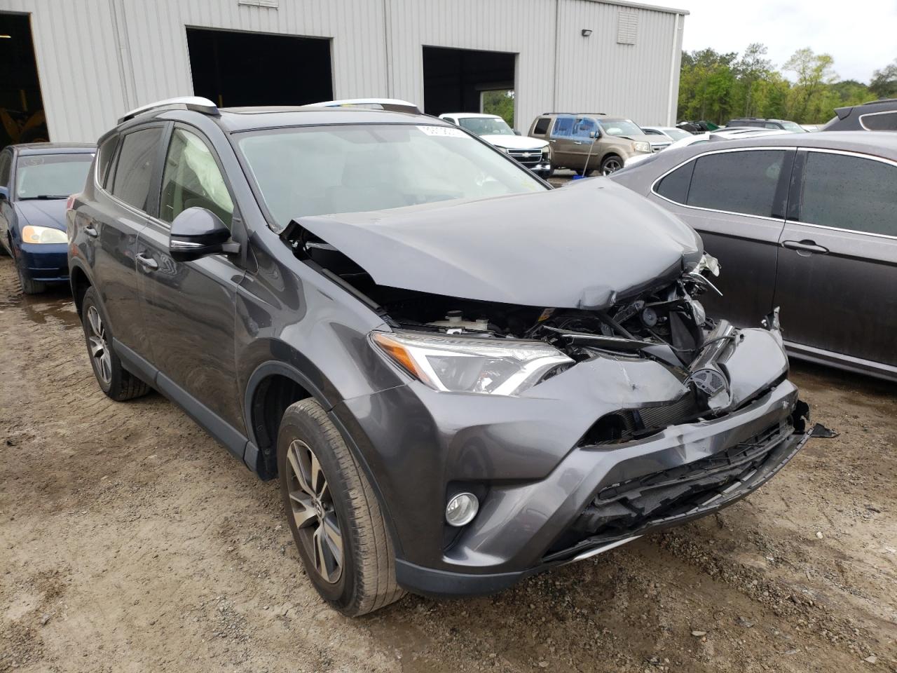 Photo 1 from auction – 2016 TOYOTA RAV4 XLE with VIN JTMWFREV2GD091843