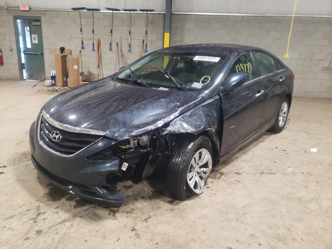 Photo 2 from auction – 2012 HYUNDAI SONATA GLS with VIN 5NPEB4AC2CH355677