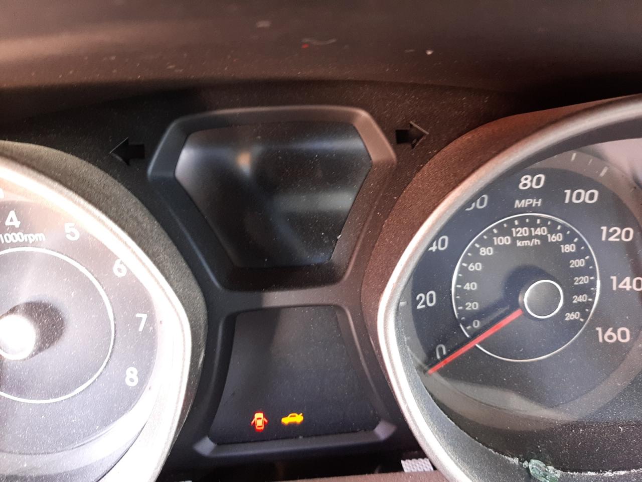 Photo 8 from auction – 2014 HYUNDAI ELANTRA SE with VIN 5NPDH4AE8EH541237
