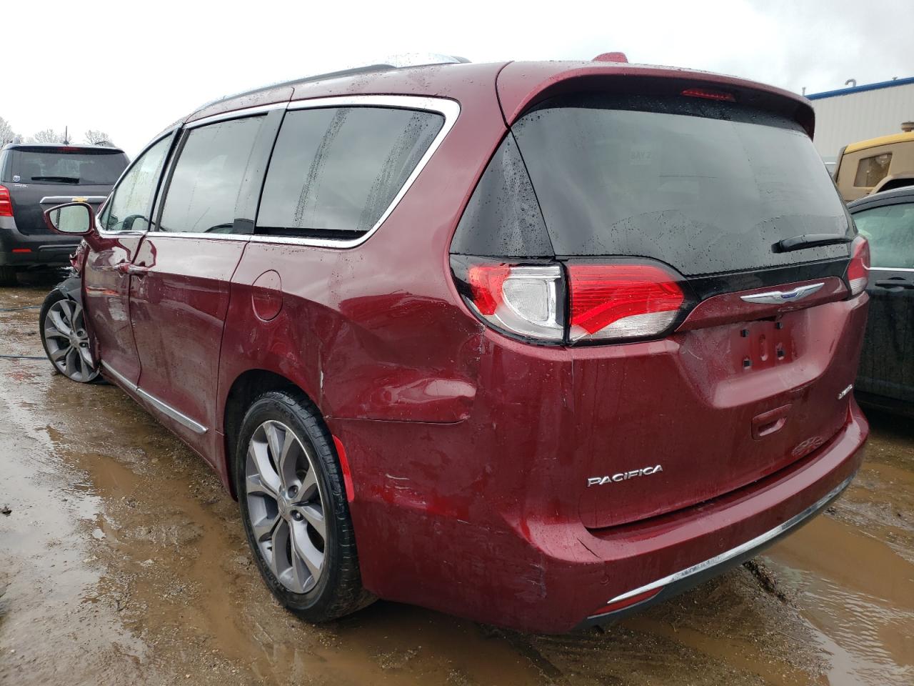 Photo 3 from auction – 2019 CHRYSLER PACIFICA L with VIN 2C4RC1GG4KR567635