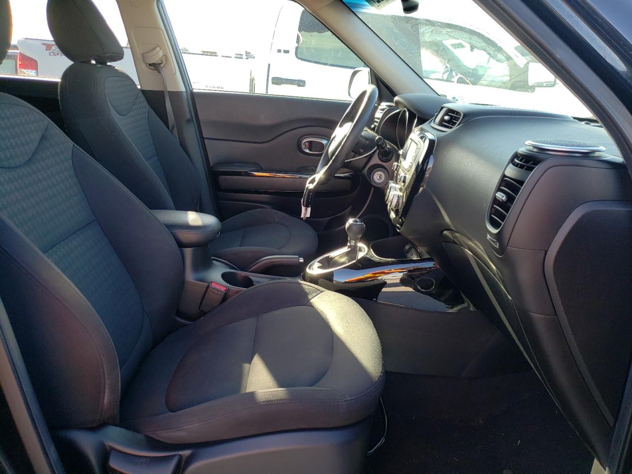 Photo 5 from auction – 2015 KIA SOUL ! with VIN KNDJX3A55F7115205