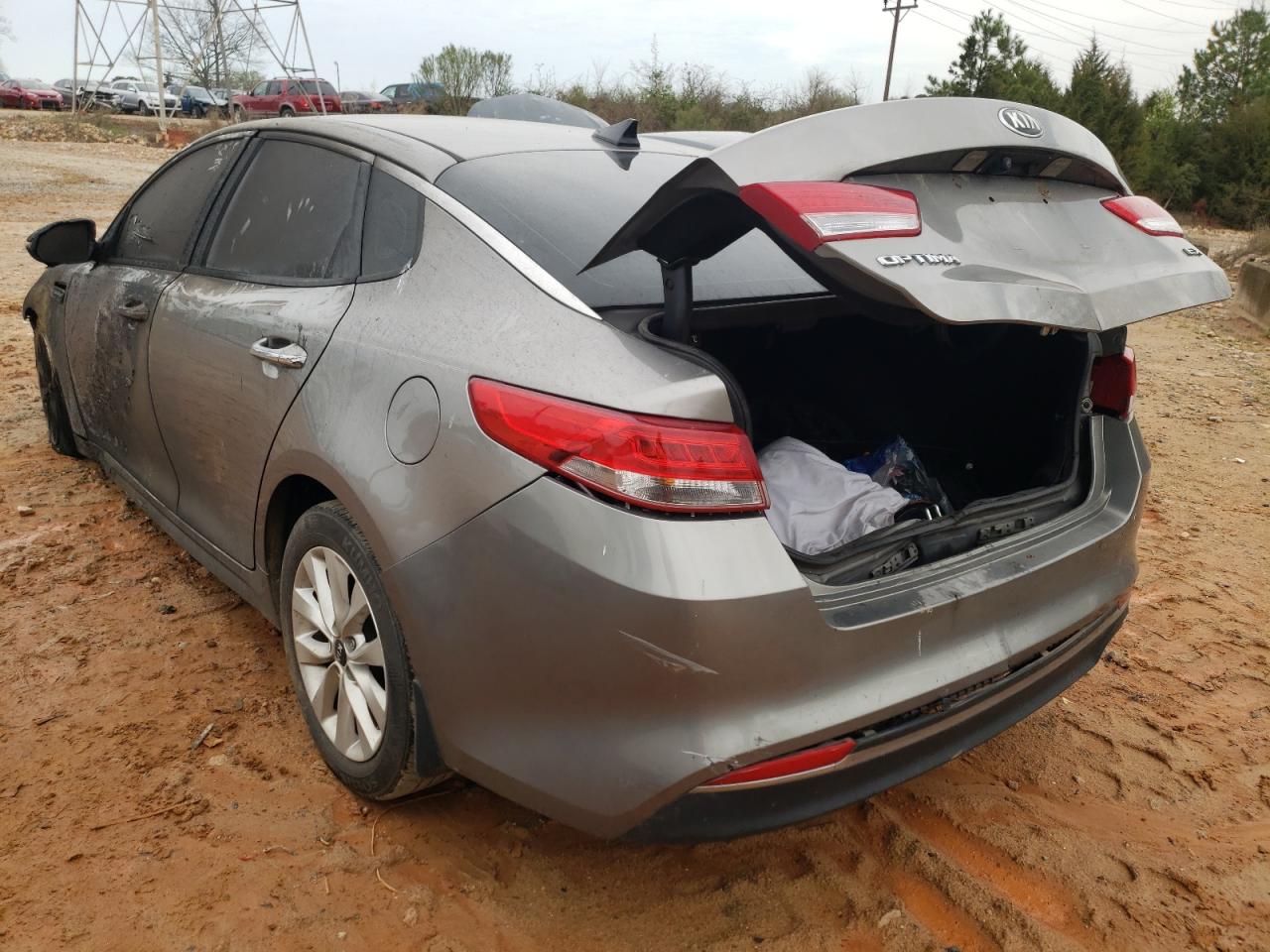 Фото 3 с аукциона – 2016 KIA OPTIMA EX с VIN 5XXGU4L37GG097979
