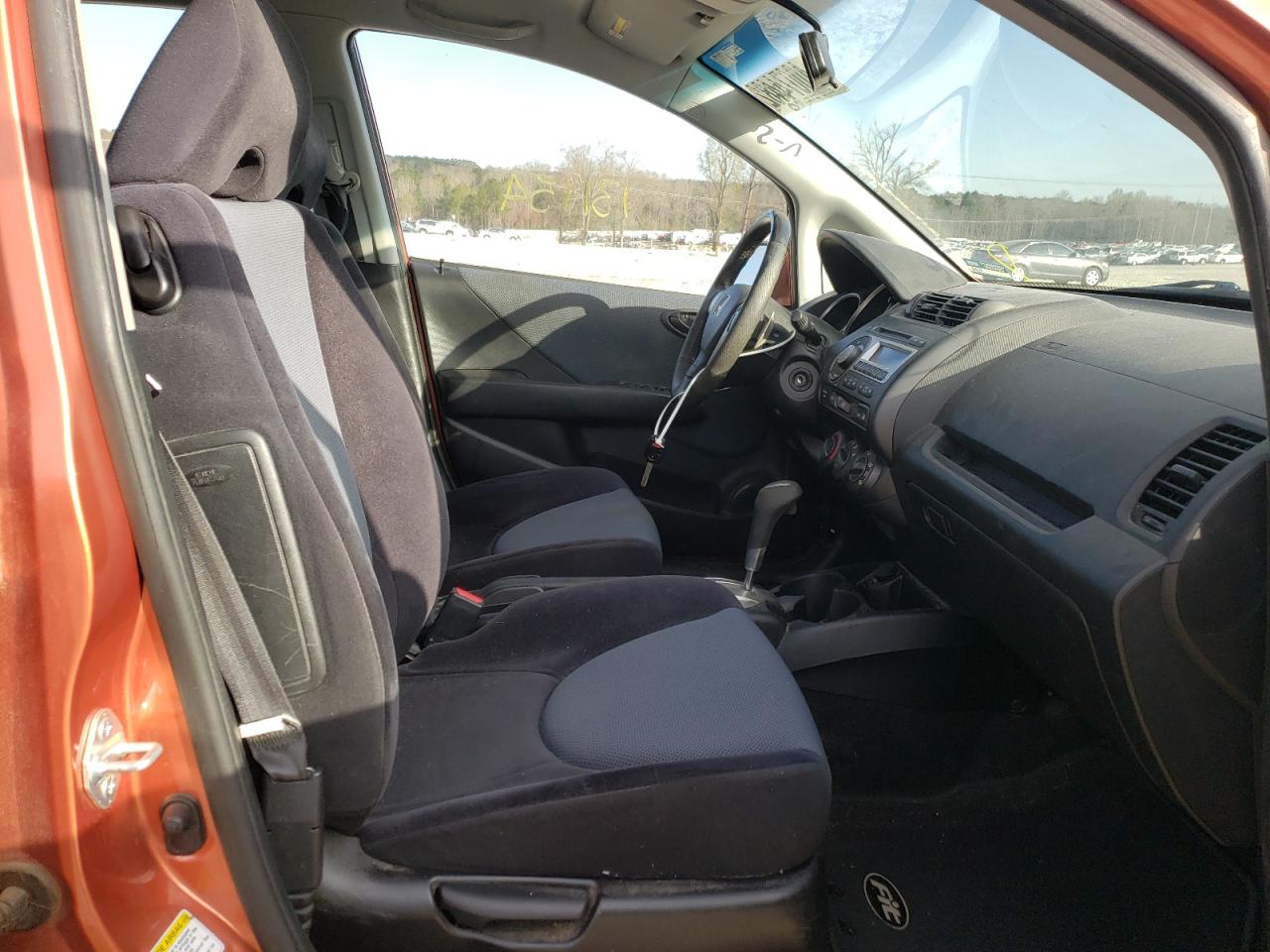 Photo 5 from auction – 2007 HONDA FIT S with VIN JHMGD38657S012073