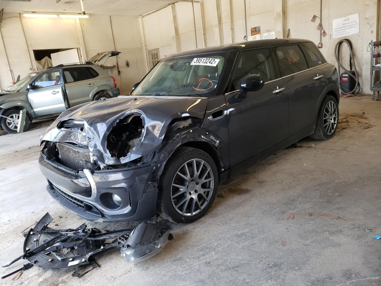 Photo 2 from auction – 2016 MINI COOPER S C with VIN WMWLN9C50G2E48277