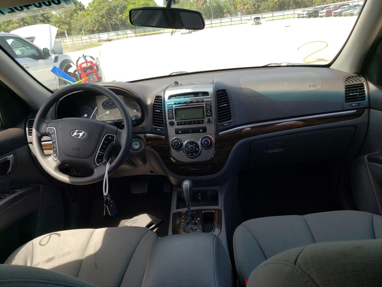 Photo 9 from auction – 2010 HYUNDAI SANTA FE G with VIN 5NMSGDAB0AH408544