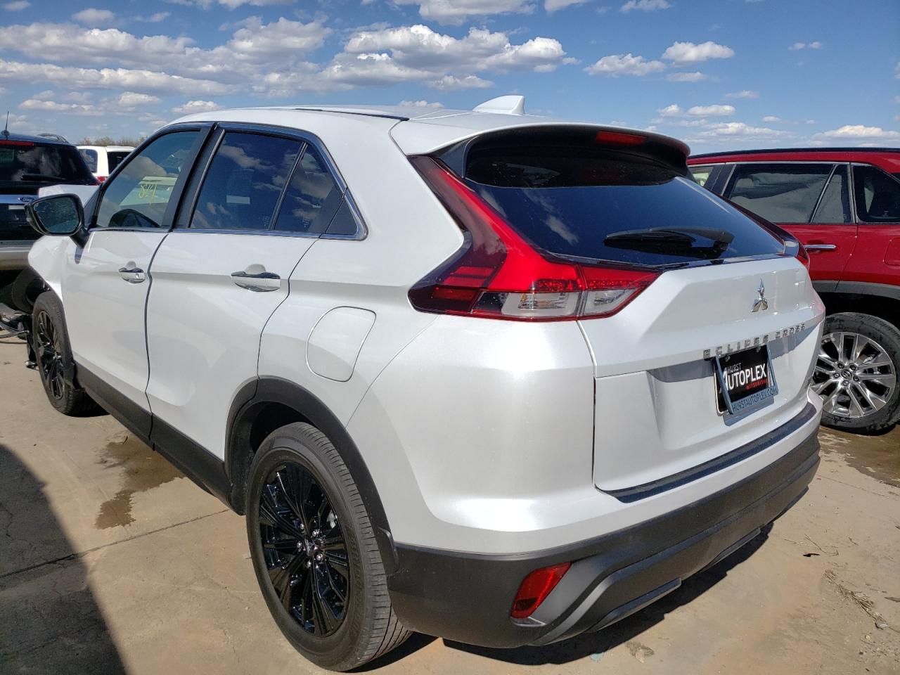Photo 3 from auction – 2022 MITSUBISHI ECLIPSE CR with VIN JA4ASVAA9NZ054042