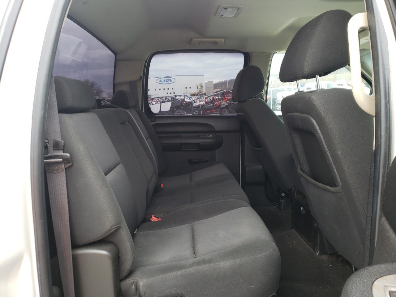 Photo 6 from auction – 2011 CHEVROLET 1500 with VIN 3GCPCSE01BG222894