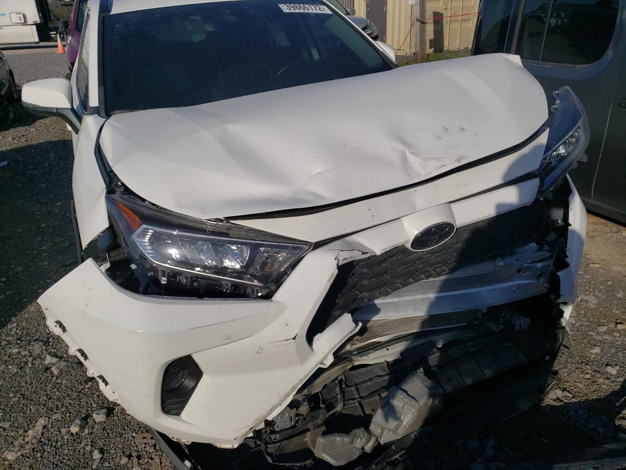 Photo 9 from auction – 2019 TOYOTA RAV4 XLE with VIN 2T3P1RFVXKW072955