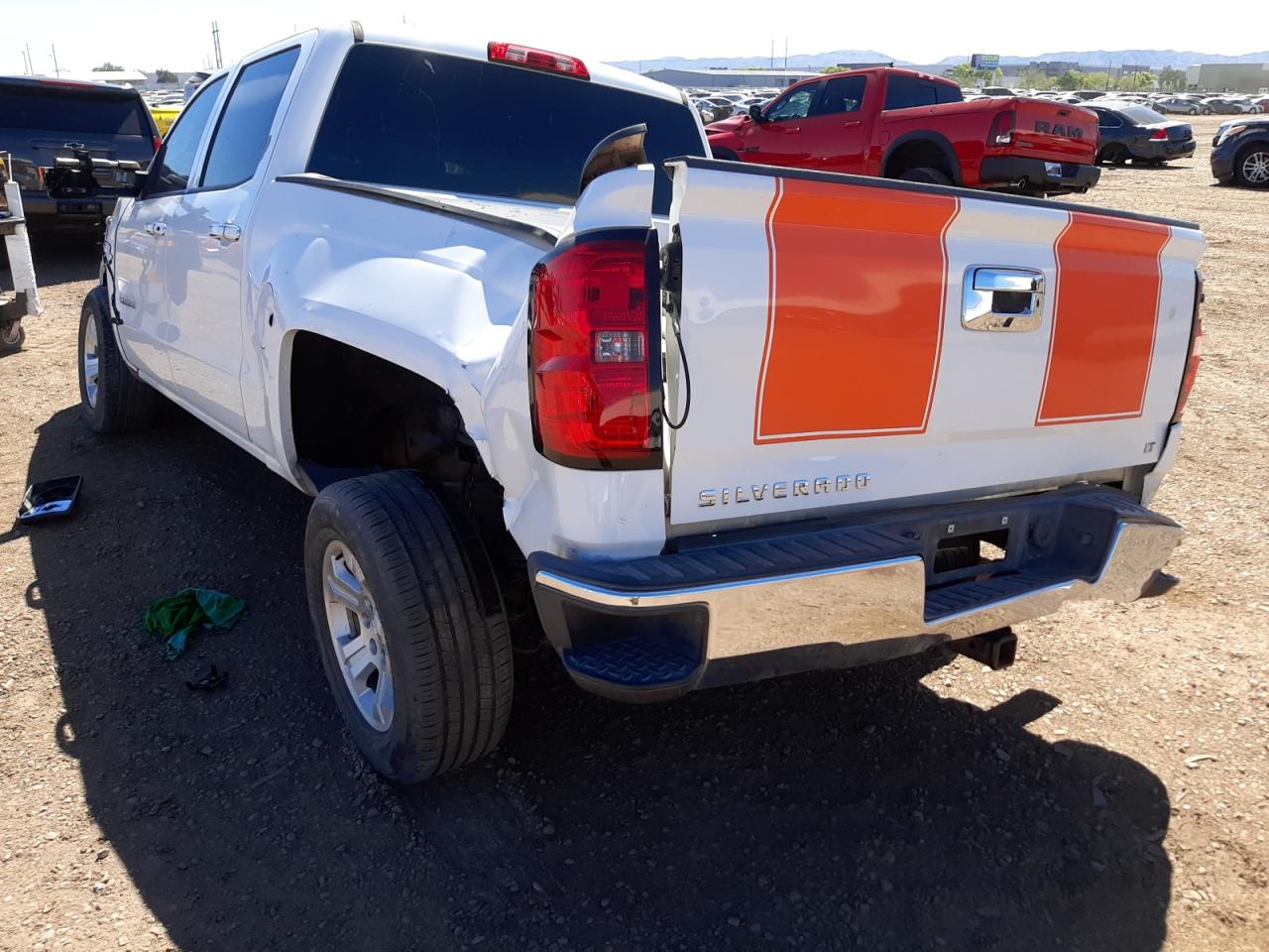 Photo 3 from auction – 2014 CHEVROLET SILVERADO with VIN 3GCUKREC6EG522699