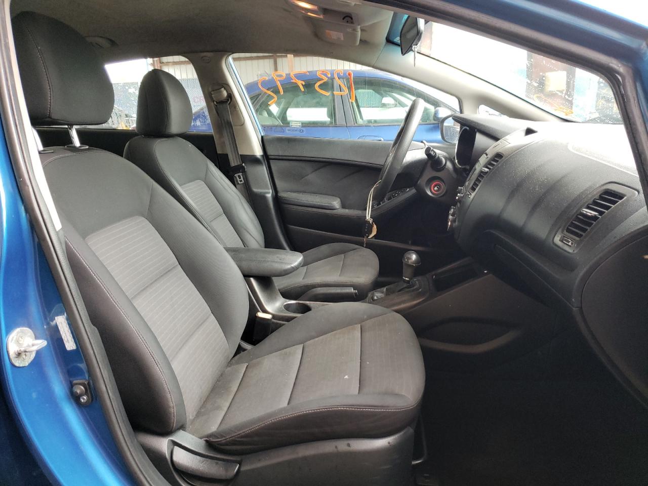 Photo 5 from auction – 2014 KIA FORTE LX with VIN KNAFX4A67E5101169