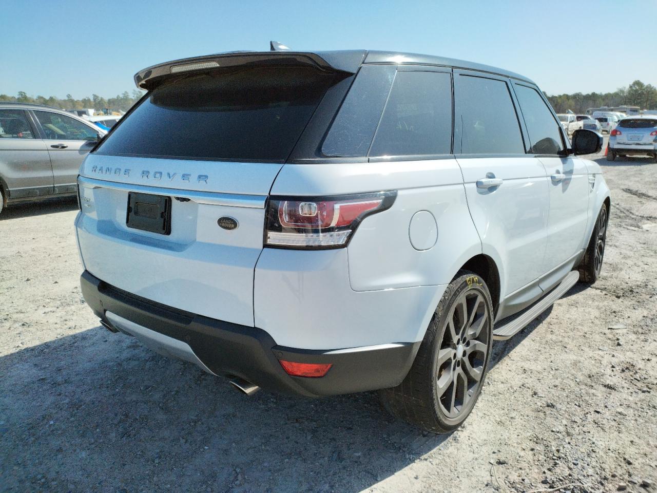 Photo 4 from auction – 2017 LAND ROVER RANGE ROVE with VIN SALWR2FV2HA692209