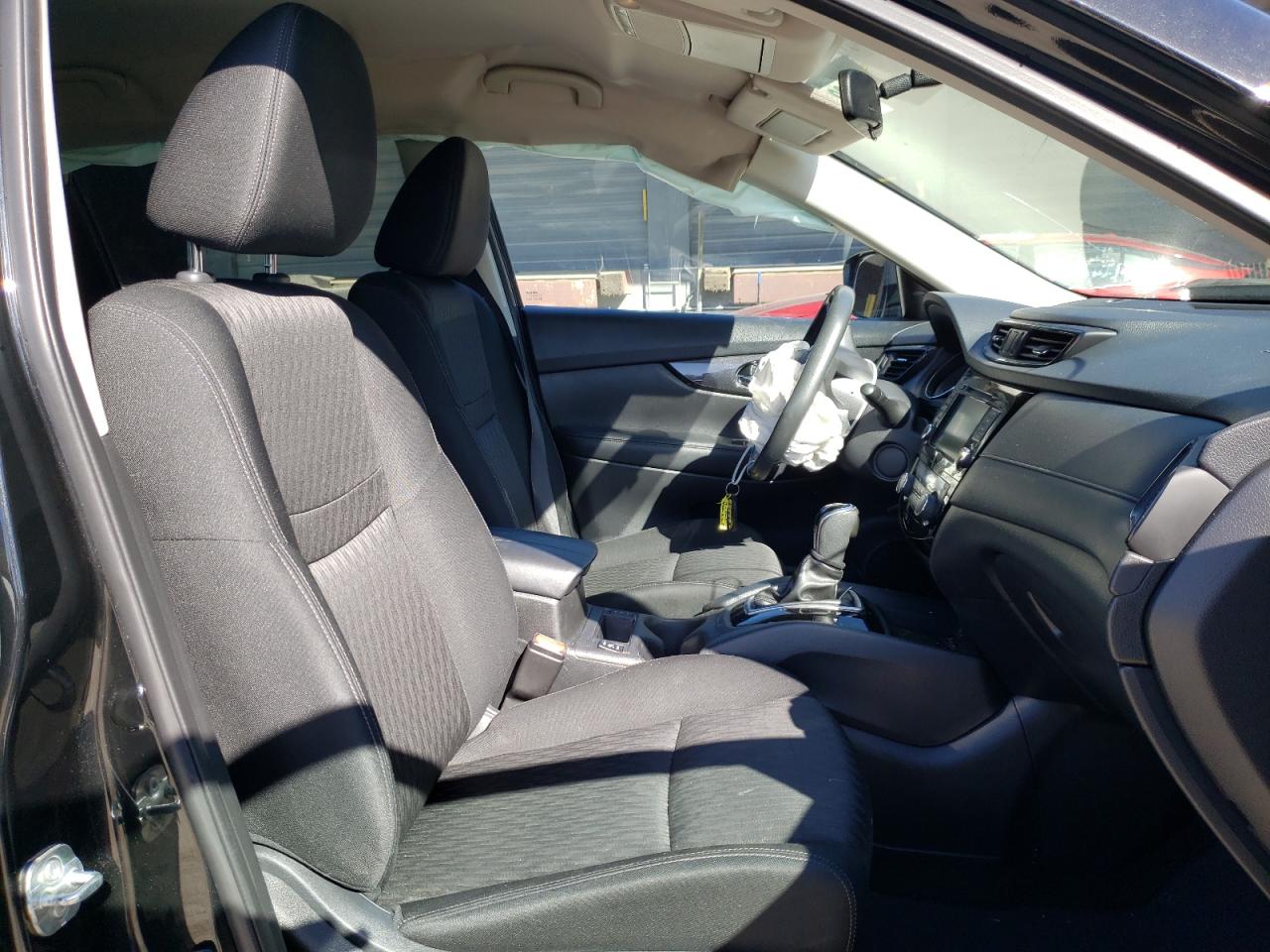 Photo 5 from auction – 2018 NISSAN ROGUE S with VIN KNMAT2MT2JP569761