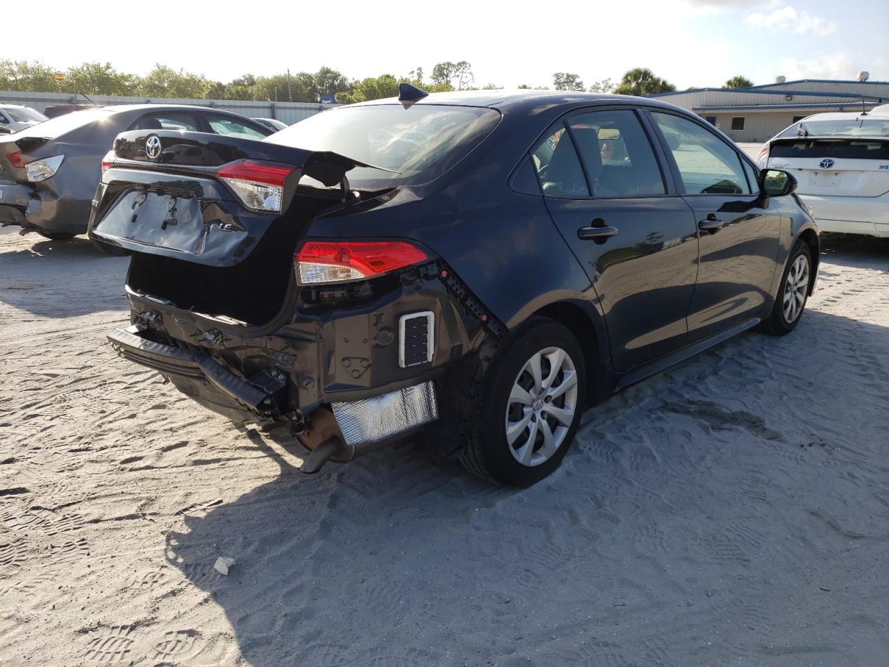 Photo 4 from auction – 2021 TOYOTA COROLLA LE with VIN JTDEPMAE6MJ177378
