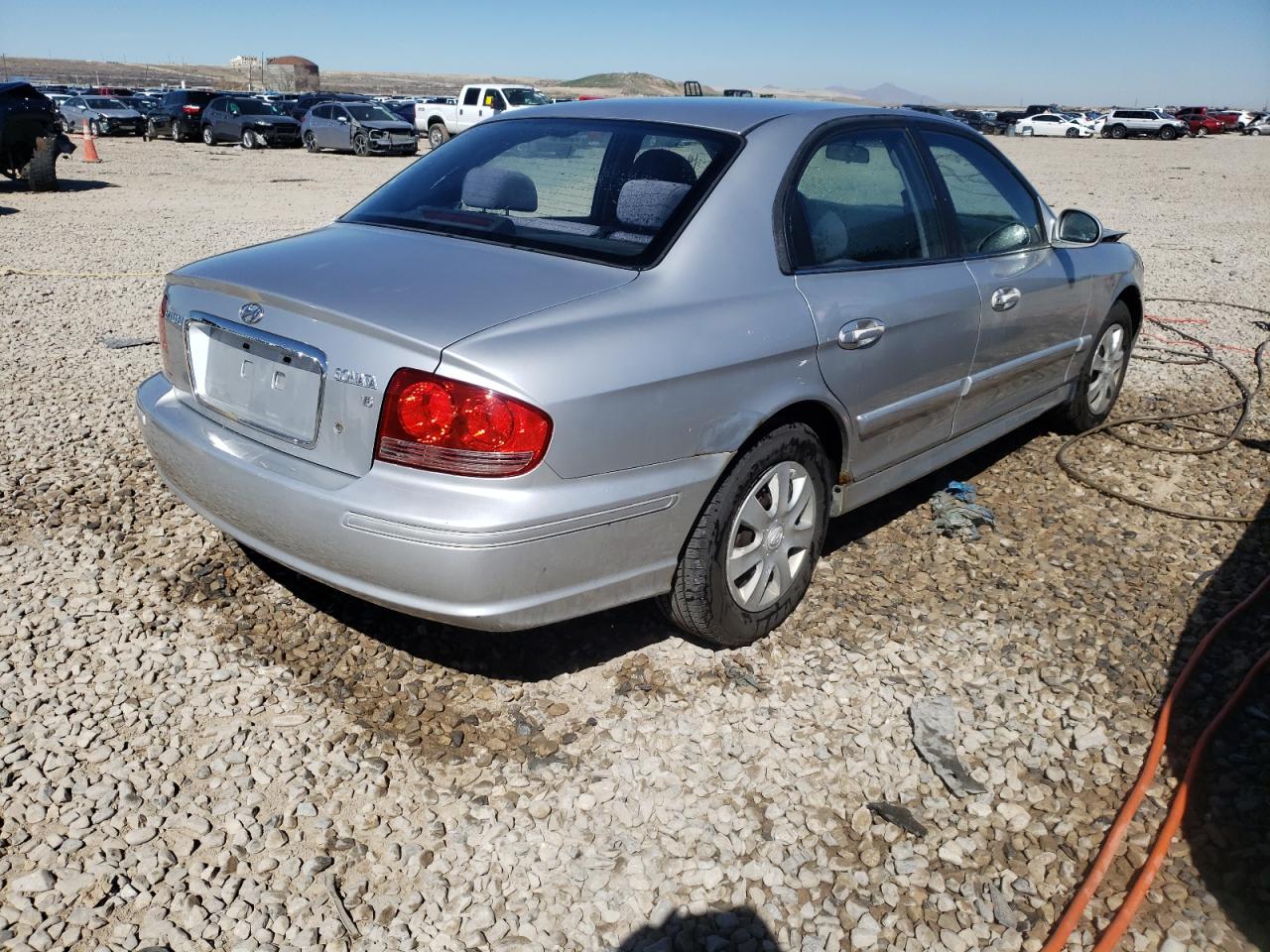 Photo 4 from auction – 2004 HYUNDAI SONATA GL with VIN KMHWF25H14A974486