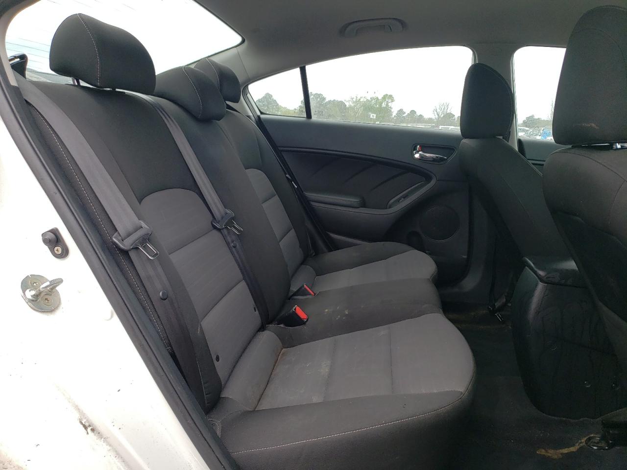 Photo 6 from auction – 2017 KIA FORTE with VIN 3KPFL4A71HE140937