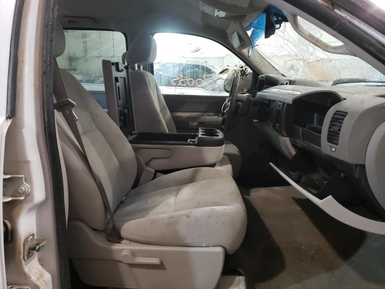 Photo 5 from auction – 2007 GMC NEW SIERRA with VIN 2GTEK13M271653030