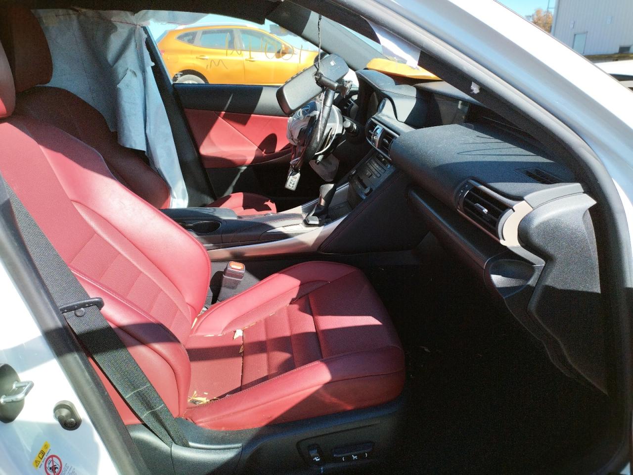 Photo 5 from auction – 2017 LEXUS IS 200T with VIN JTHBA1D29H5047063