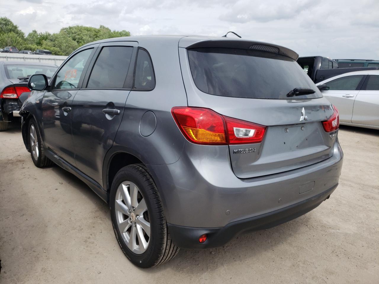 Photo 3 from auction – 2014 MITSUBISHI OUTLANDER with VIN 4A4AP3AU6EE023742