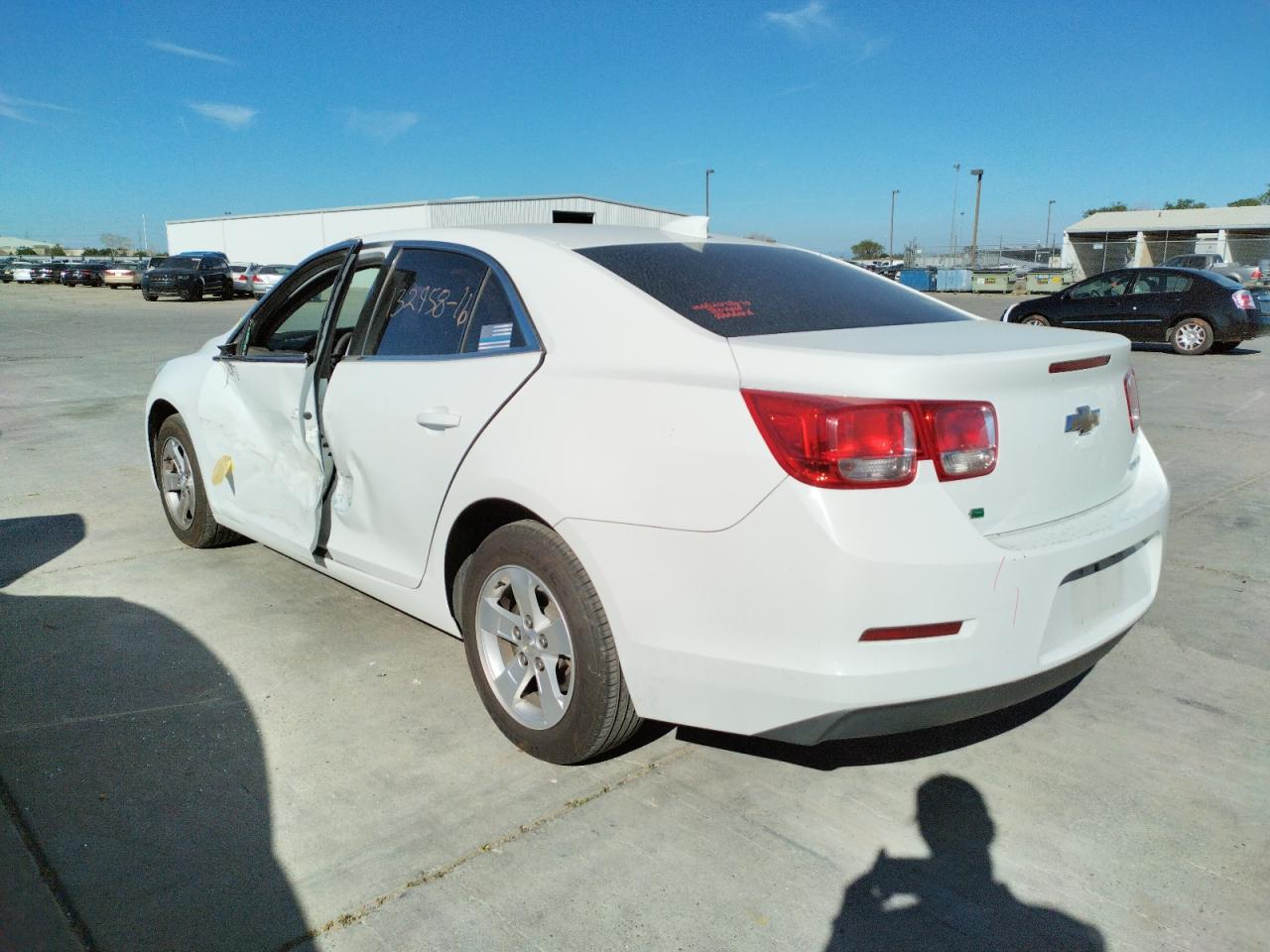 Photo 3 from auction – 2016 CHEVROLET MALIBU LIM with VIN 1G11C5SA4GF151311