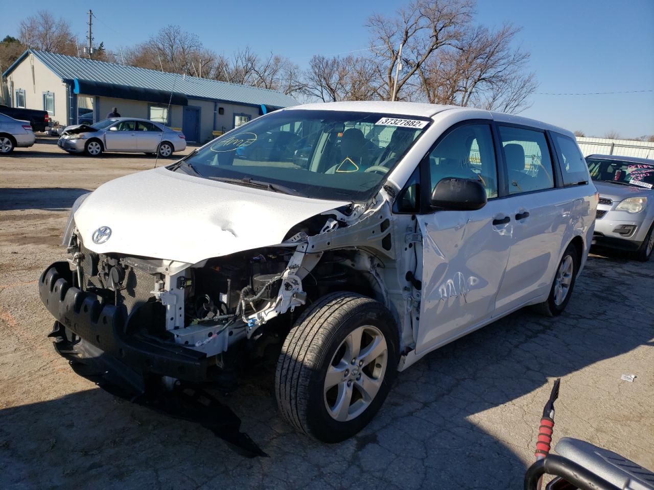 Photo 2 from auction – 2014 TOYOTA SIENNA with VIN 5TDZK3DC4ES422171