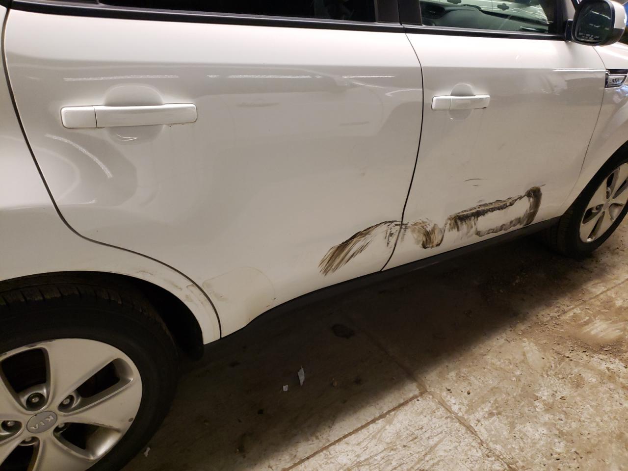 Photo 9 from auction – 2015 KIA SOUL with VIN KNDJN2A25F7229758