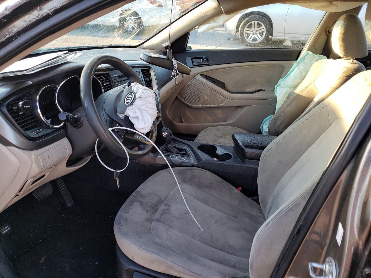 Photo 5 from auction – 2011 KIA OPTIMA LX with VIN KNAGM4A74B5125687