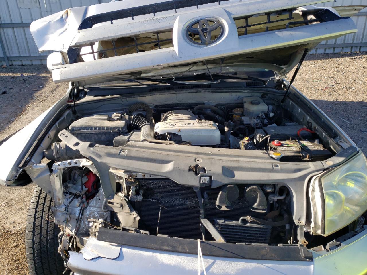 Photo 7 from auction – 2004 TOYOTA 4RUNNER SR with VIN JTEZT14R740015772