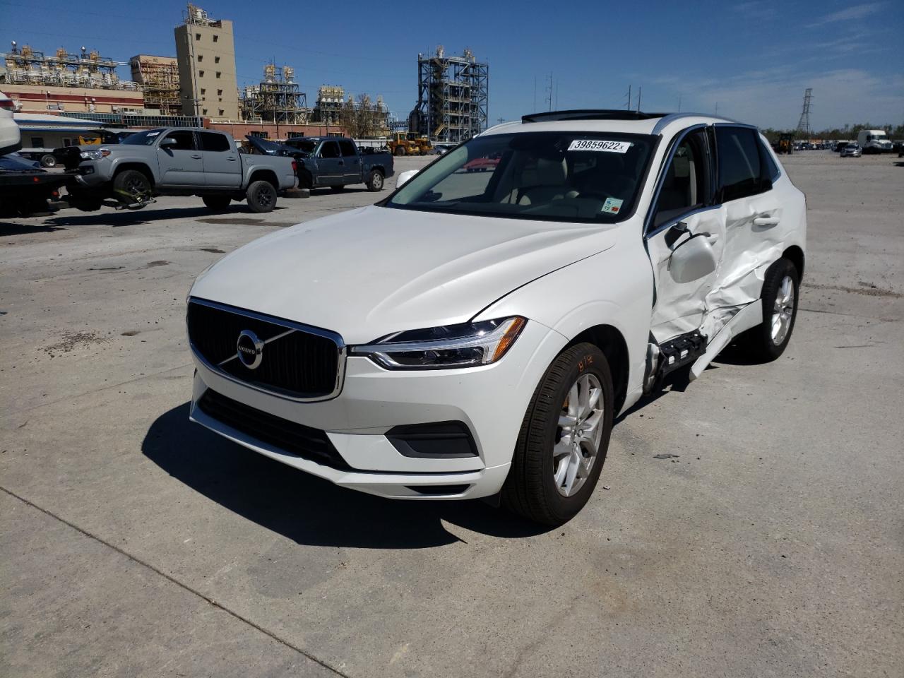 Photo 2 from auction – 2019 VOLVO XC60 T5 MO with VIN LYV102DK4KB367209