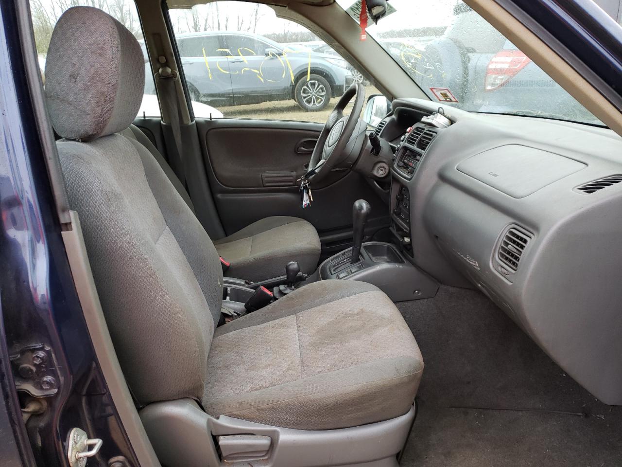 Photo 5 from auction – 2001 CHEVROLET TRACKER with VIN 2CNBJ13C516920244