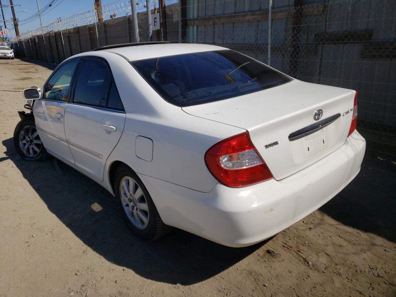 Photo 3 from auction – 2004 TOYOTA CAMRY LE with VIN 4T1BE32K04U314204