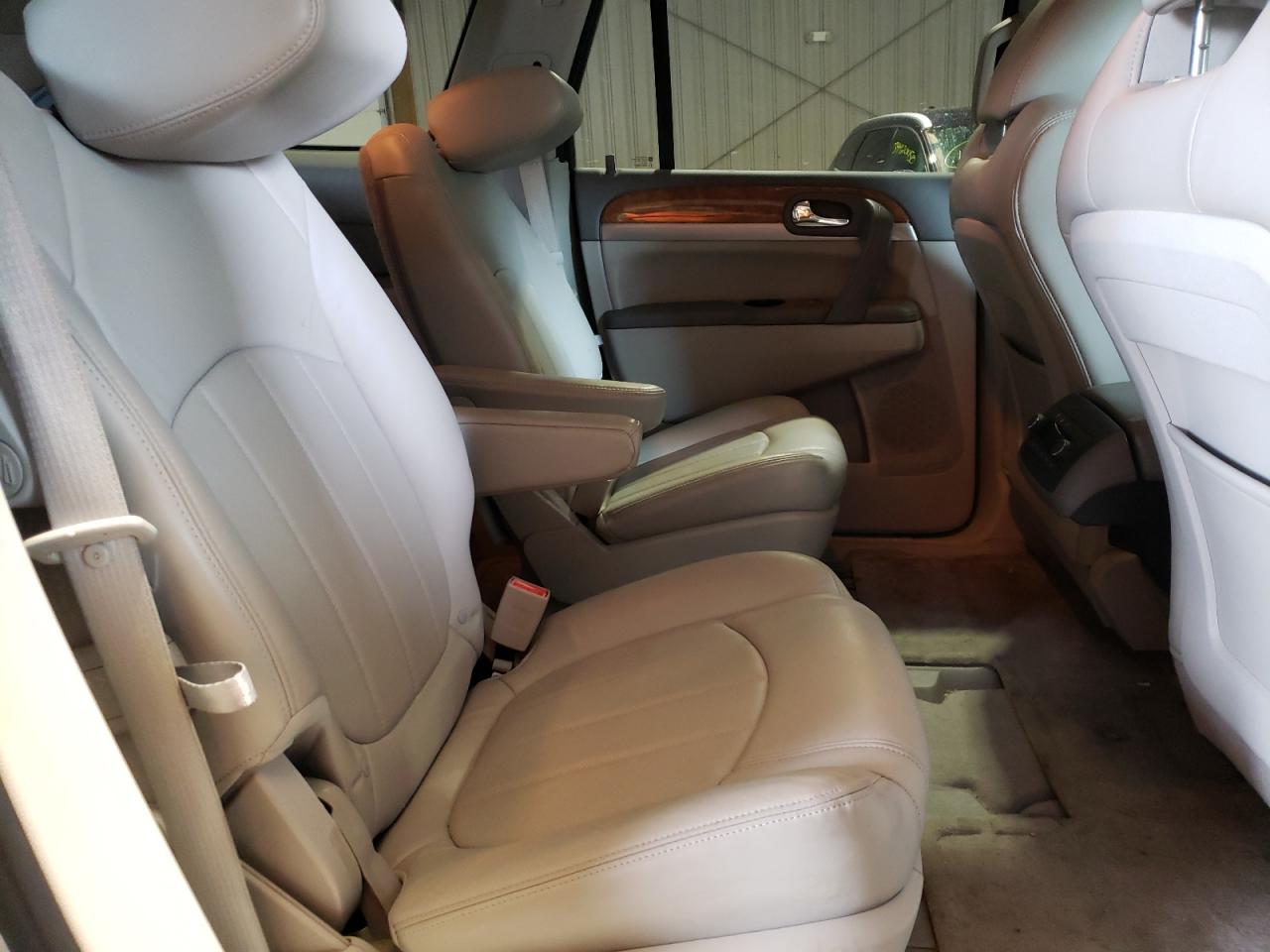 Photo 6 from auction – 2011 BUICK ENCLAVE CX with VIN 5GAKVBEDXBJ149001
