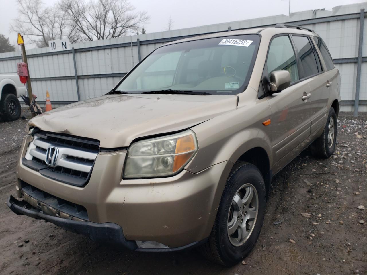Photo 2 from auction – 2006 HONDA PILOT EX with VIN 5FNYF18566B022795