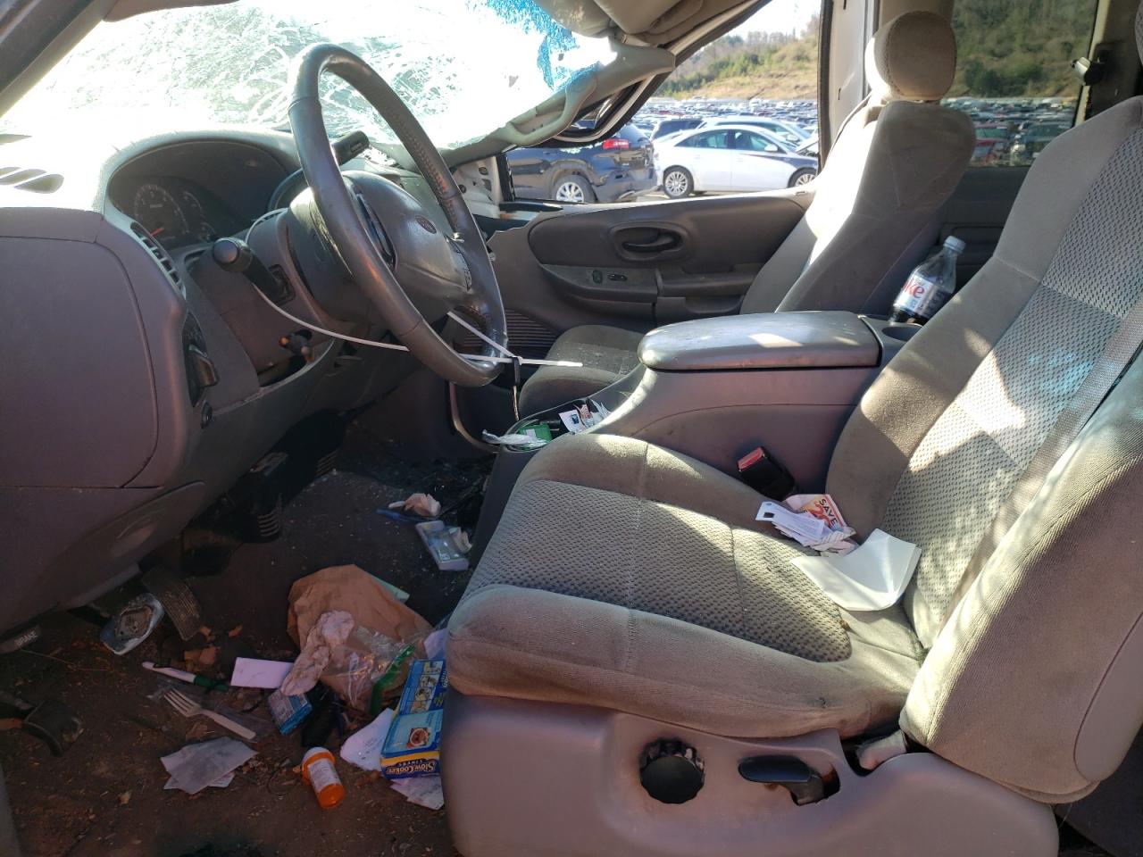 Photo 5 from auction – 2002 FORD F150 with VIN 1FTRX18L82NA02396