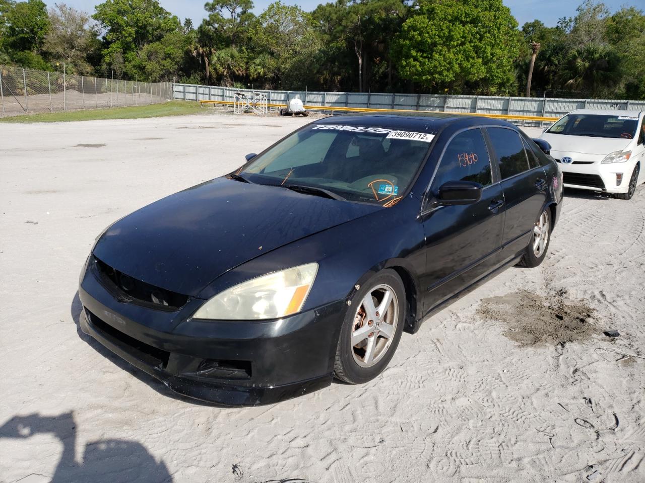 Photo 2 from auction – 2004 HONDA ACCORD with VIN 1HGCM66554A024089