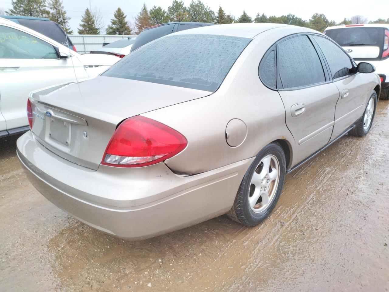Photo 4 from auction – 2004 FORD TAURUS SES with VIN 1FAFP55U44G137962