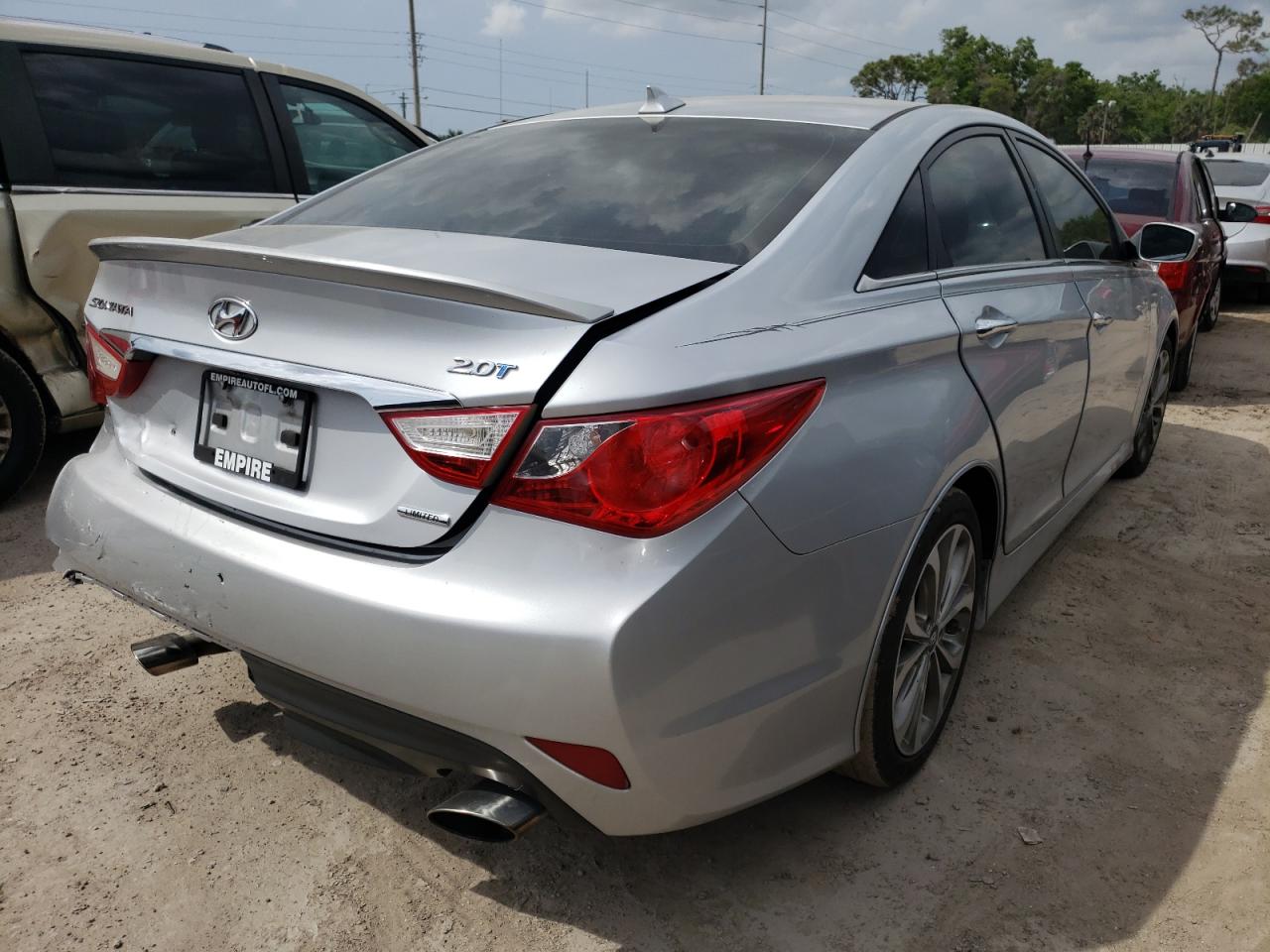 Photo 4 from auction – 2014 HYUNDAI SONATA SE with VIN 5NPEC4AB8EH842132