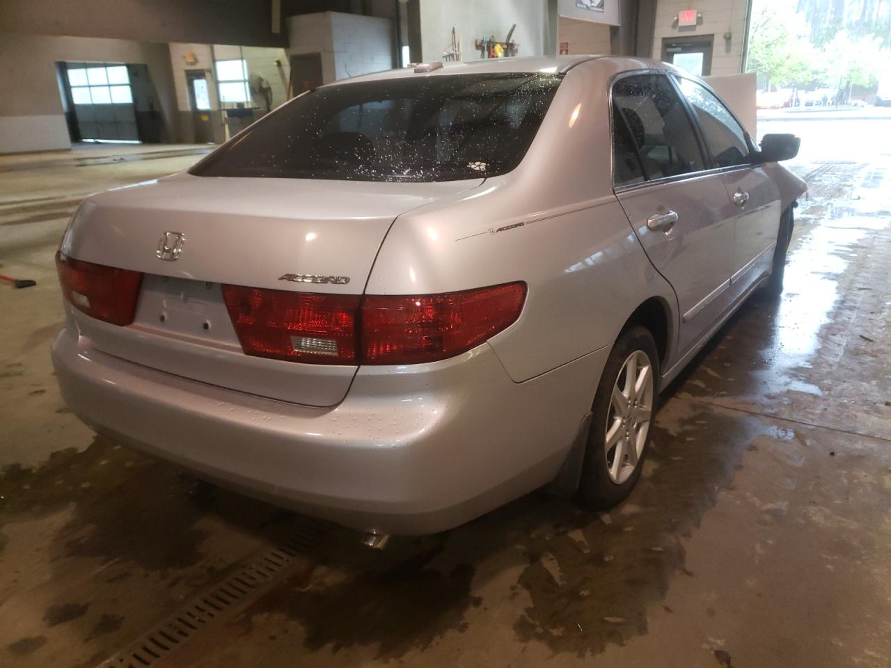 Photo 4 from auction – 2005 HONDA ACCORD EX with VIN 1HGCM66565A005732