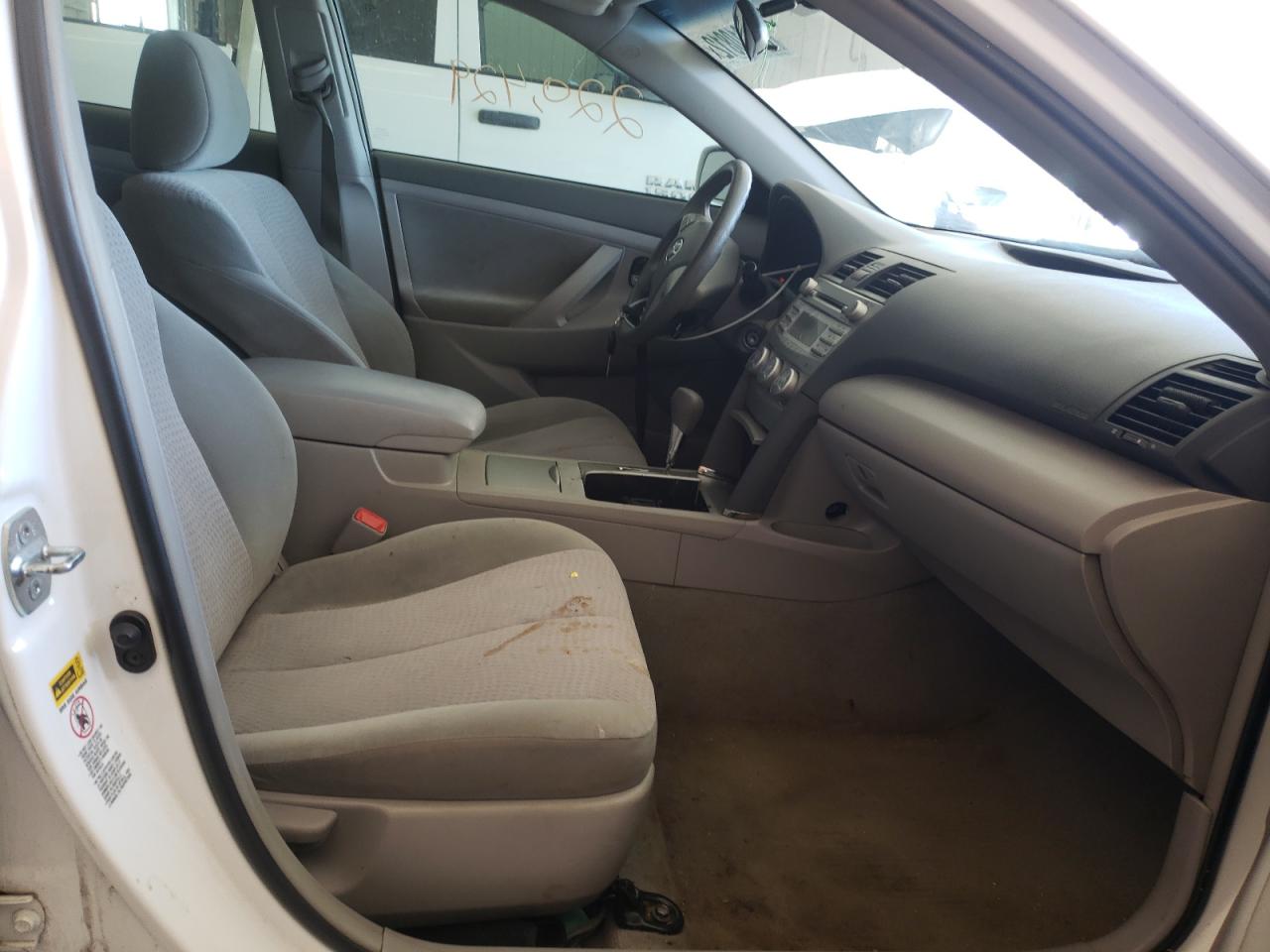 Photo 5 from auction – 2011 TOYOTA CAMRY BASE with VIN 4T4BF3EK6BR175742