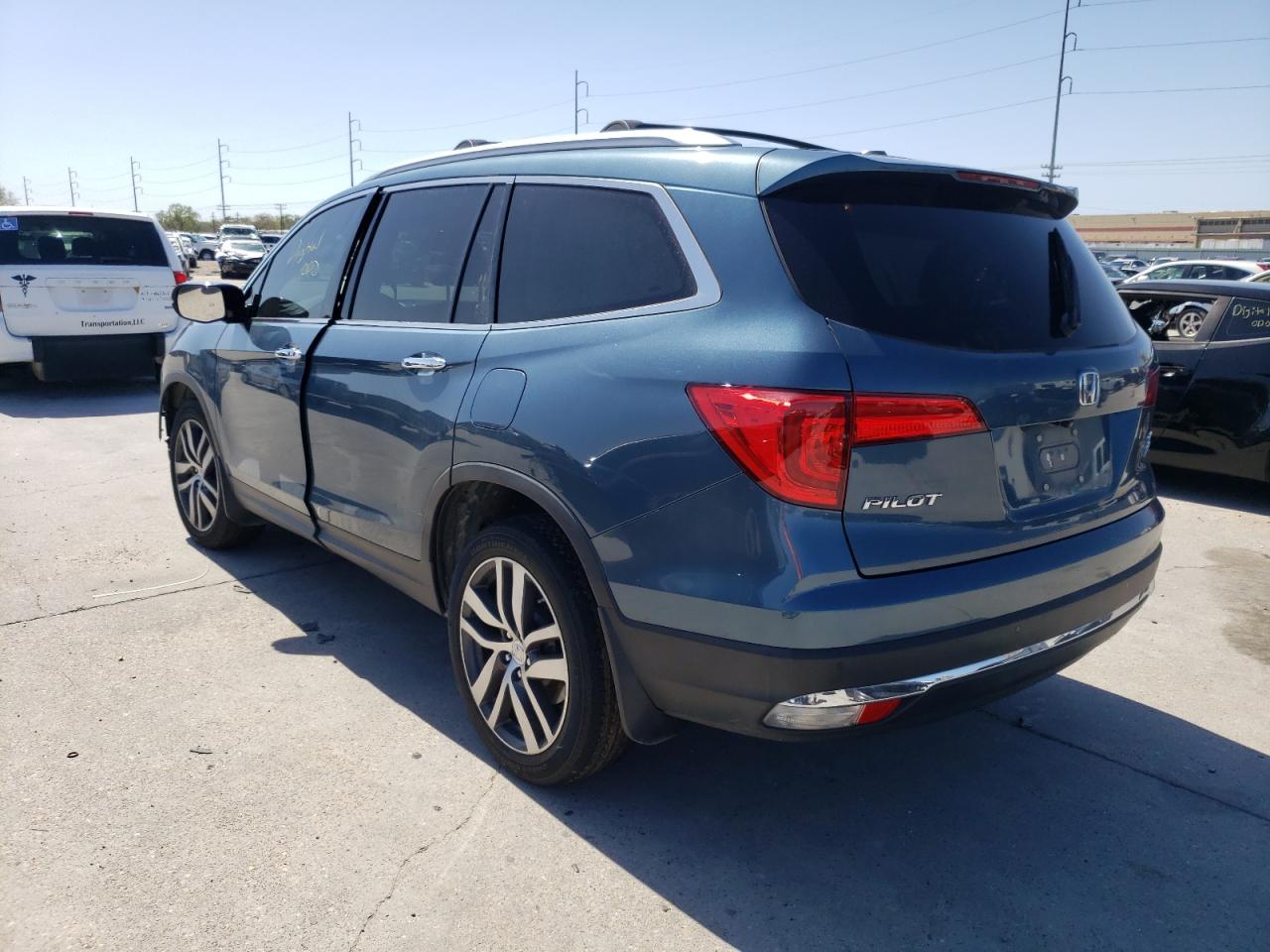 Photo 3 from auction – 2017 HONDA PILOT ELIT with VIN 5FNYF6H02HB062070