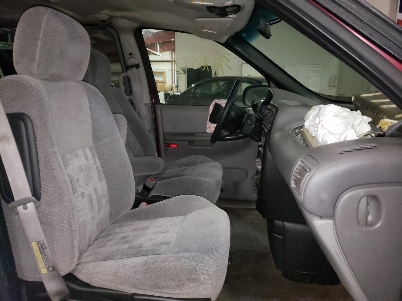 Photo 5 from auction – 2004 PONTIAC MONTANA with VIN 1GMDX03E84D174140